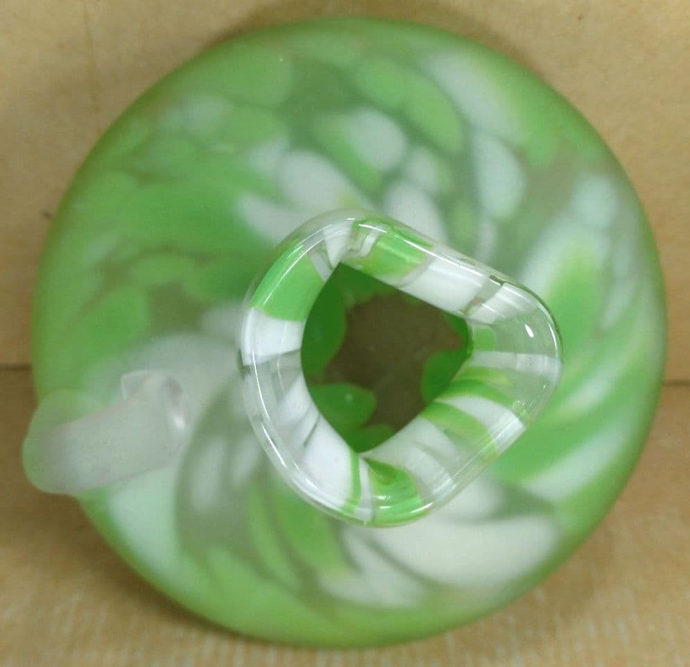 本物保証】藤田喬平 手吹 花瓶(白,緑系) 共箱 美品