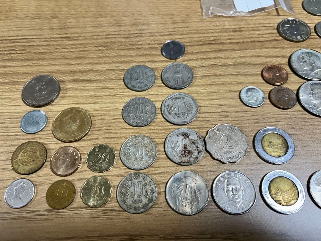 と*る様 旧紙幣・コイン コレクション （多国籍） - メルカリ
