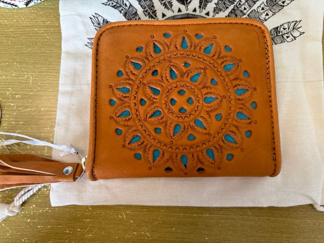 MAHIYA 透かし彫りレザー財布