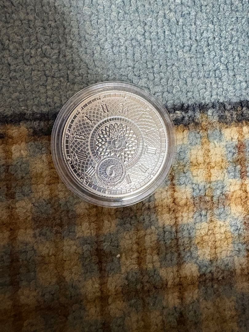 メルハン様専用銀製パンダ硬貨 10元＆トケラウクロノス銀貨保証書画像あり