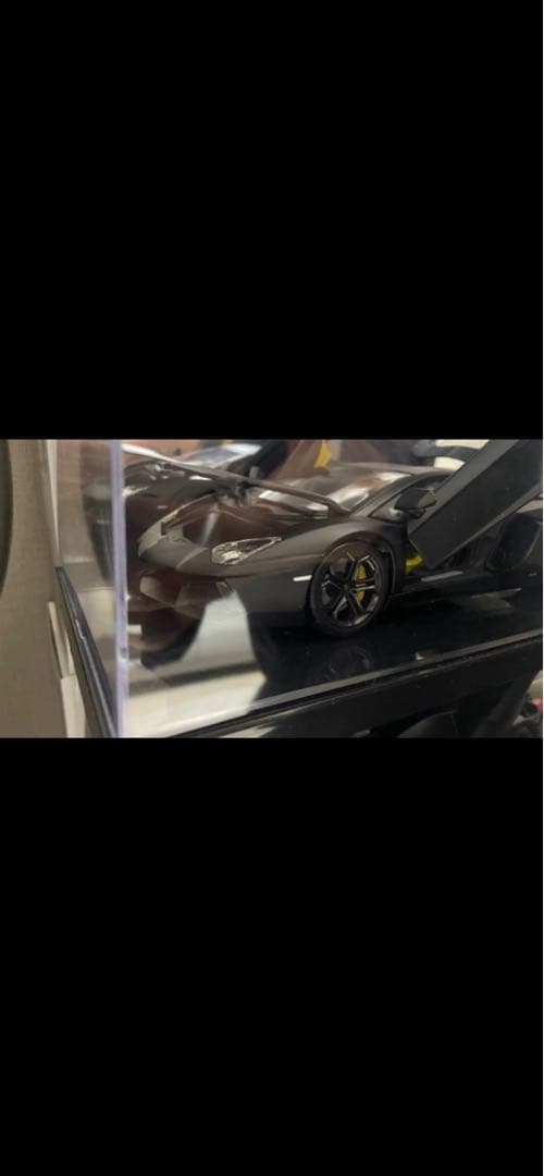 ランボルギーニアヴェンタドール1/18