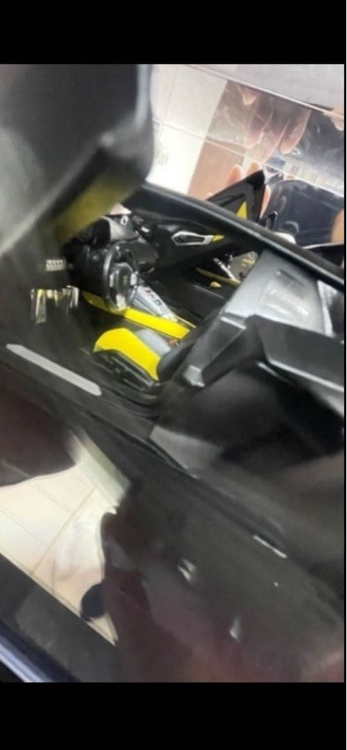 ランボルギーニアヴェンタドール1/18