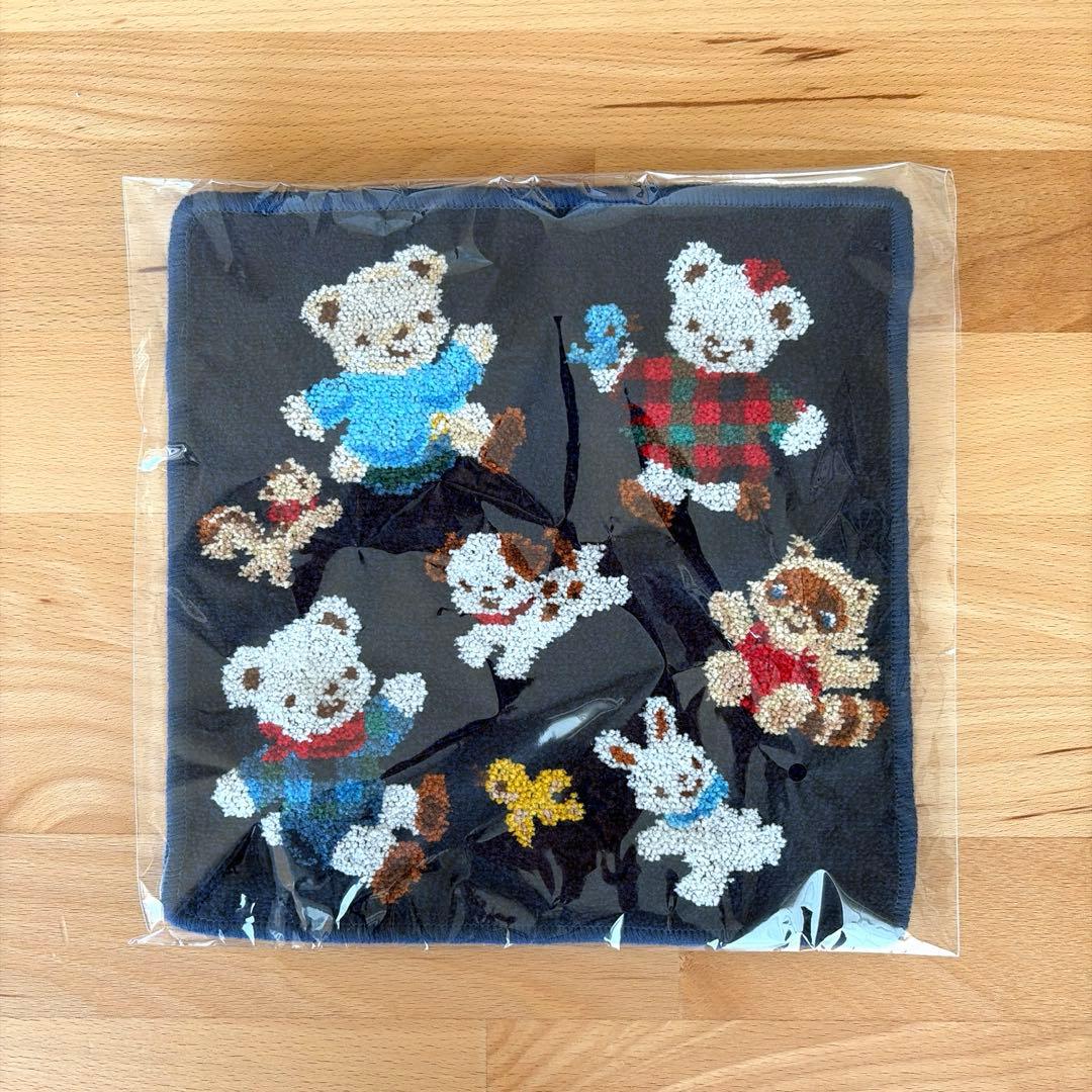 ファミリア タオル ハンカチ シェニール織 新品未使用 - メルカリ