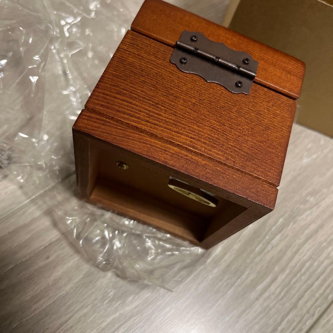 進撃の巨人 木製オルゴール 紅蓮の弓矢 進撃の巨人」より、オルゴール