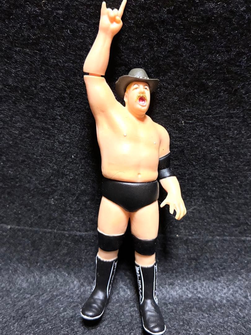 プロレス　フィギュア　ホーガン　ブッチャー　ハンセン　3体