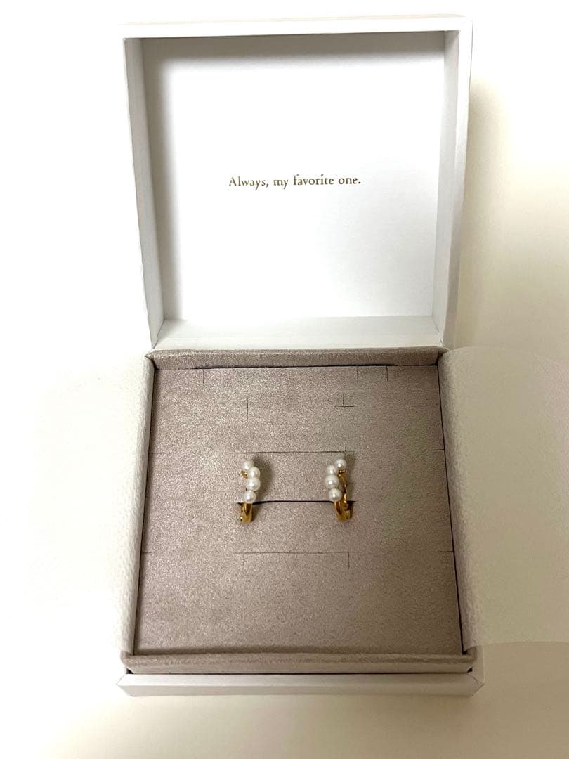 連休限定値下げ＊ete ピアス パール ハグピアス レディース - メルカリ