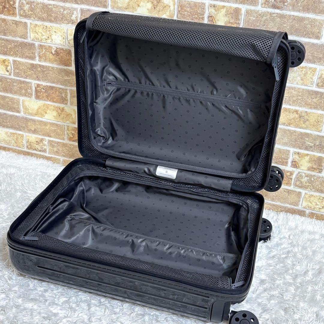 美品】 リモワ エッセンシャル ライト キャビンU キャリーケース 28L