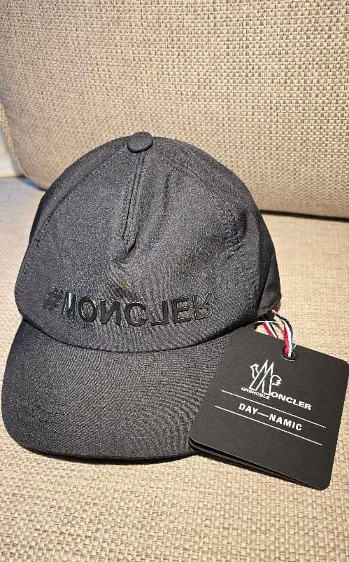 モンクレール ブラック ベースボールキャップ タグ付