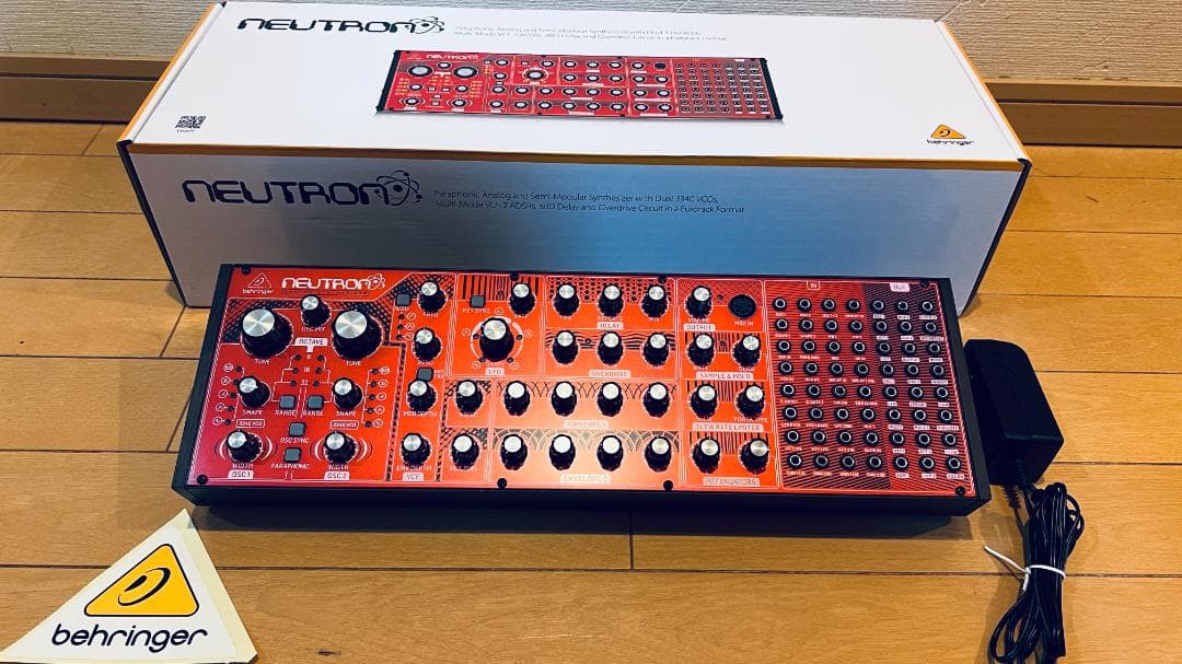 BEHRINGER NEUTRON セミモジュラー・アナログシンセ BEHRINGER Neutron