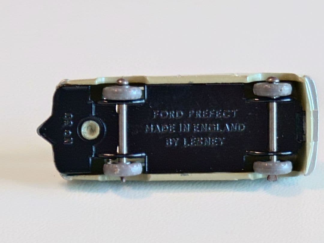 MATCHBOX No.30 FORD PREFECT