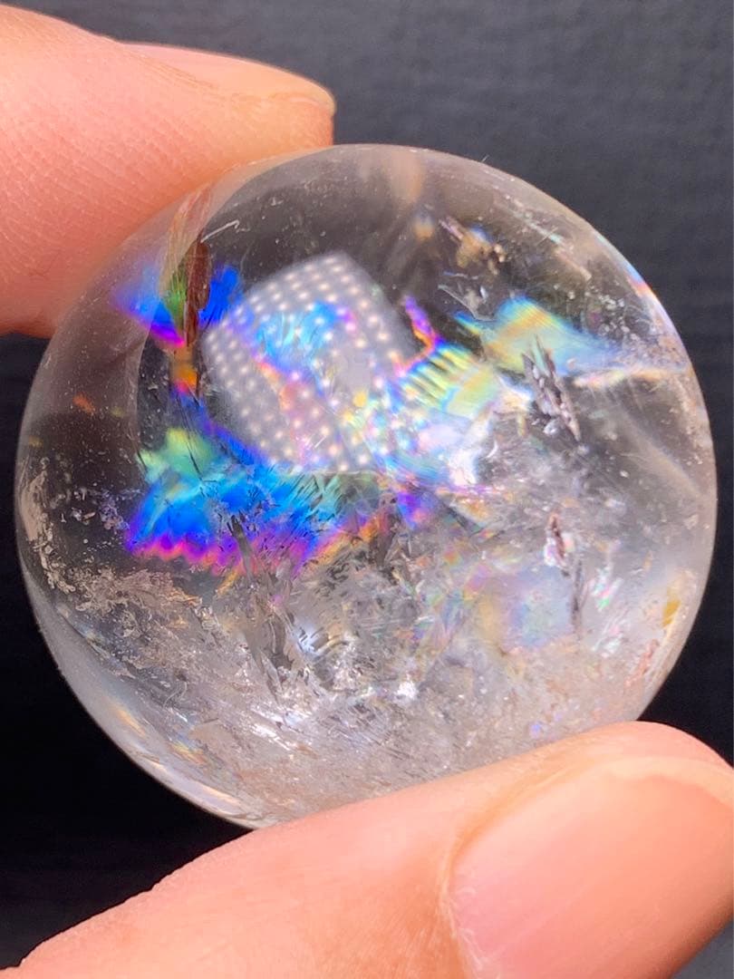 060847 虹入り　天然水晶玉台座付き31.6ミリ 060847 虹入り 天然水晶玉台座付き31.6ミリ