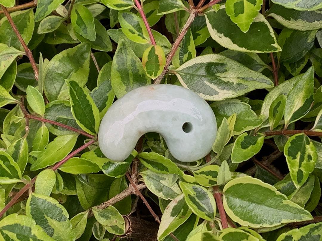 ✳神様からの贈り物‼️糸魚川翡翠勾玉*本物ジェダイト 縁起物をお身近