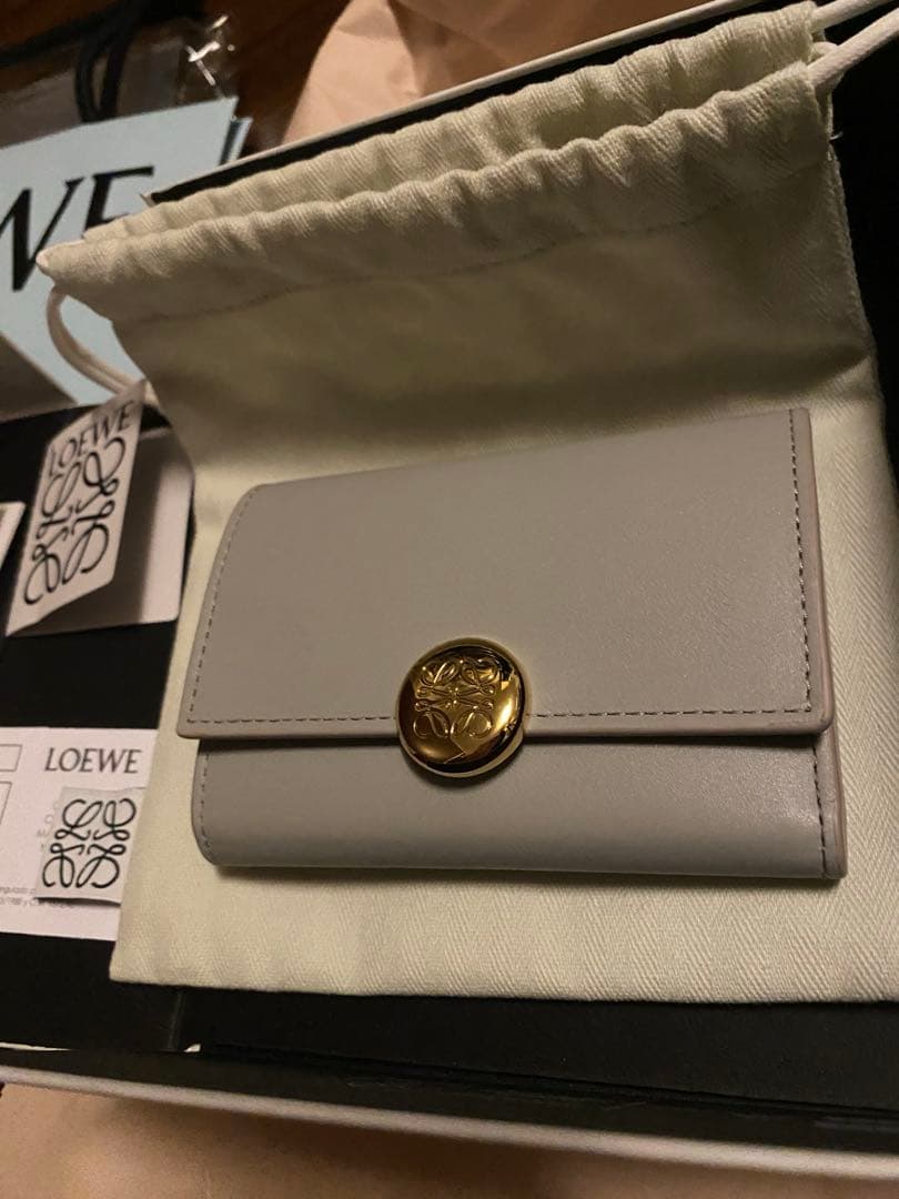 新品　LOEWE ロエべ　ぺブル バーティカル ウォレット スモール