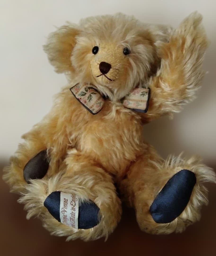 テディベア　（England「ia Vienna」製）
