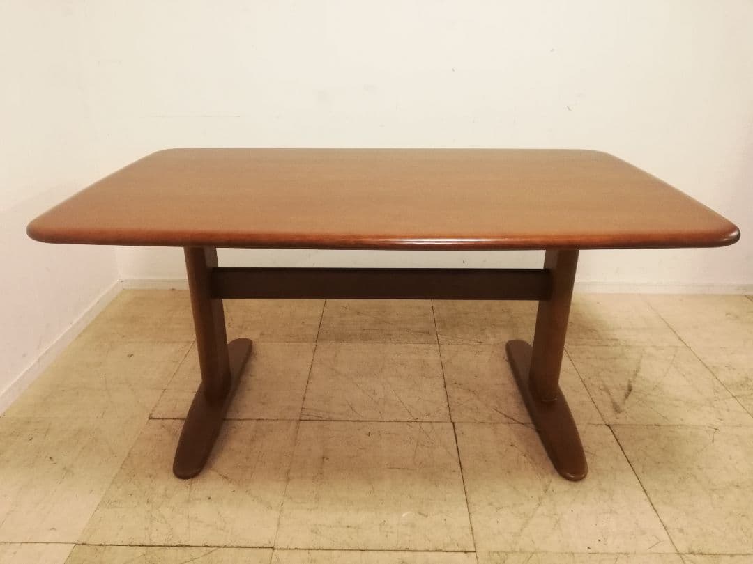 IDC大塚 飛騨産業 キツツキマーク HIDA クレセント ダイニングテーブル