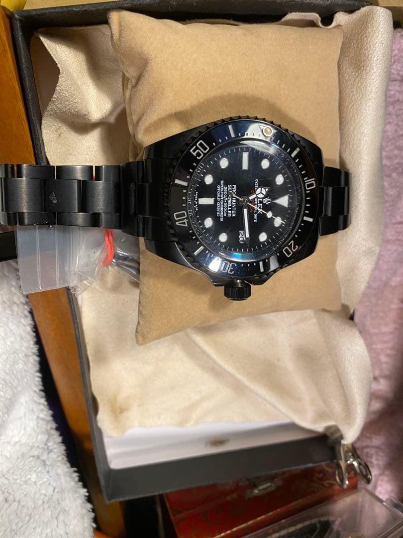 訳あり自動巻き 腕時計　完動品32ミリ206グラムベルト破損部品あり格安出品