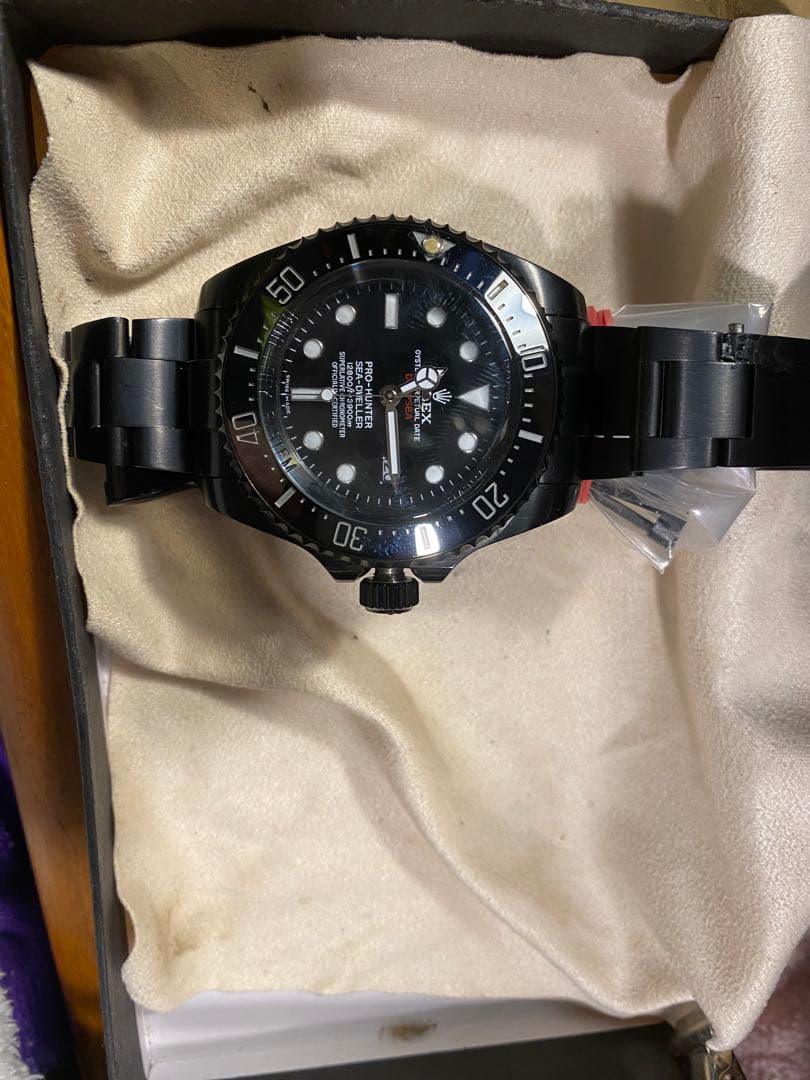 訳あり自動巻き 腕時計　完動品32ミリ206グラムベルト破損部品あり格安出品