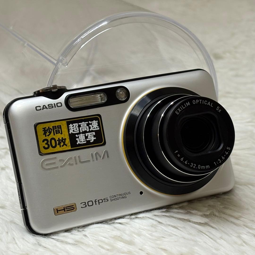 CASIO エクシリム EX-FC100 充電器 箱 ホワイト コンデジ 動作品