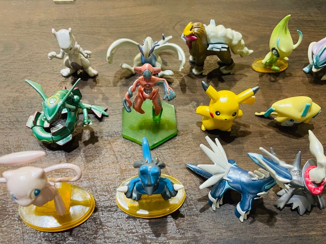 ポケモン映画10周年記念 モンスターコレクションセットBOX 全キャラ18点