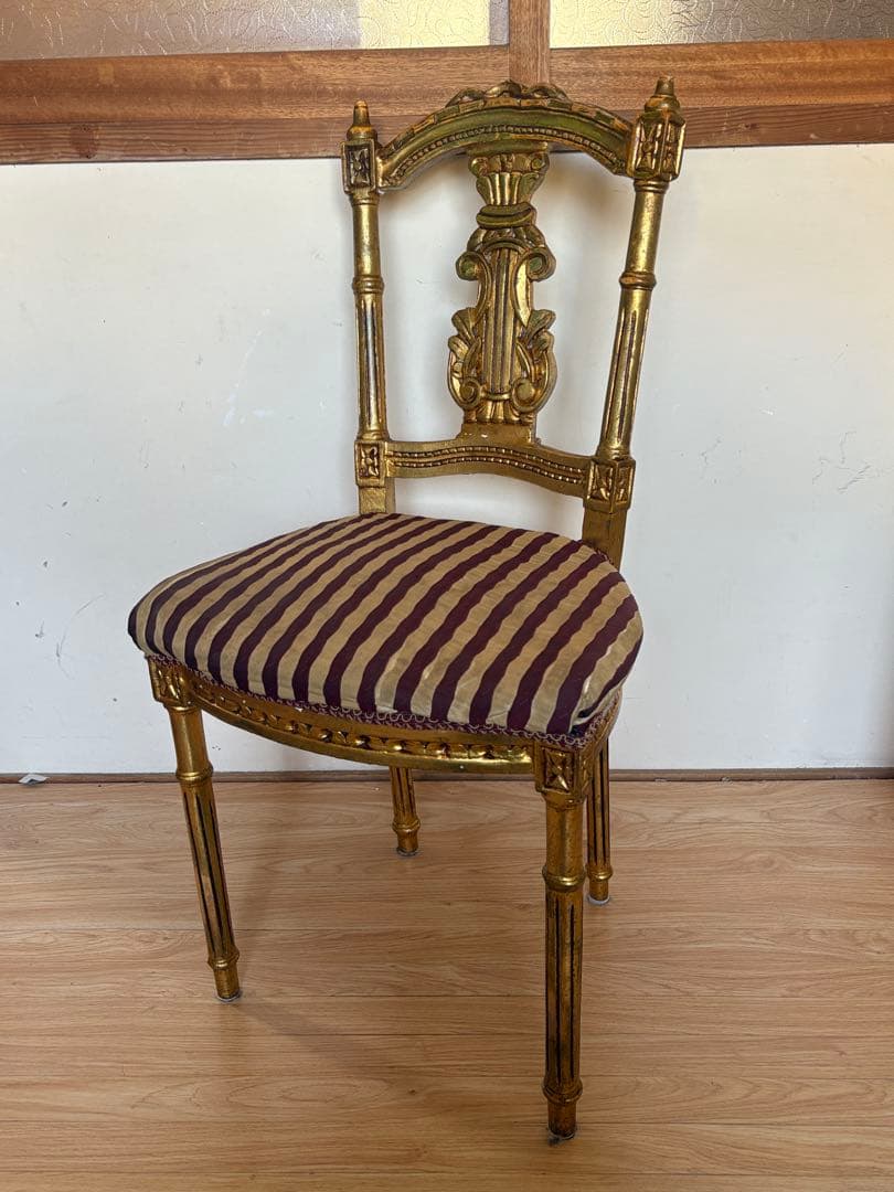 アンティークチェア　サロンチェア　ダイニングチェア　ゴールド　当時物　② イタリア アーム付きダイニングチェア 金華山 ゴールド 木製 完成品 肘