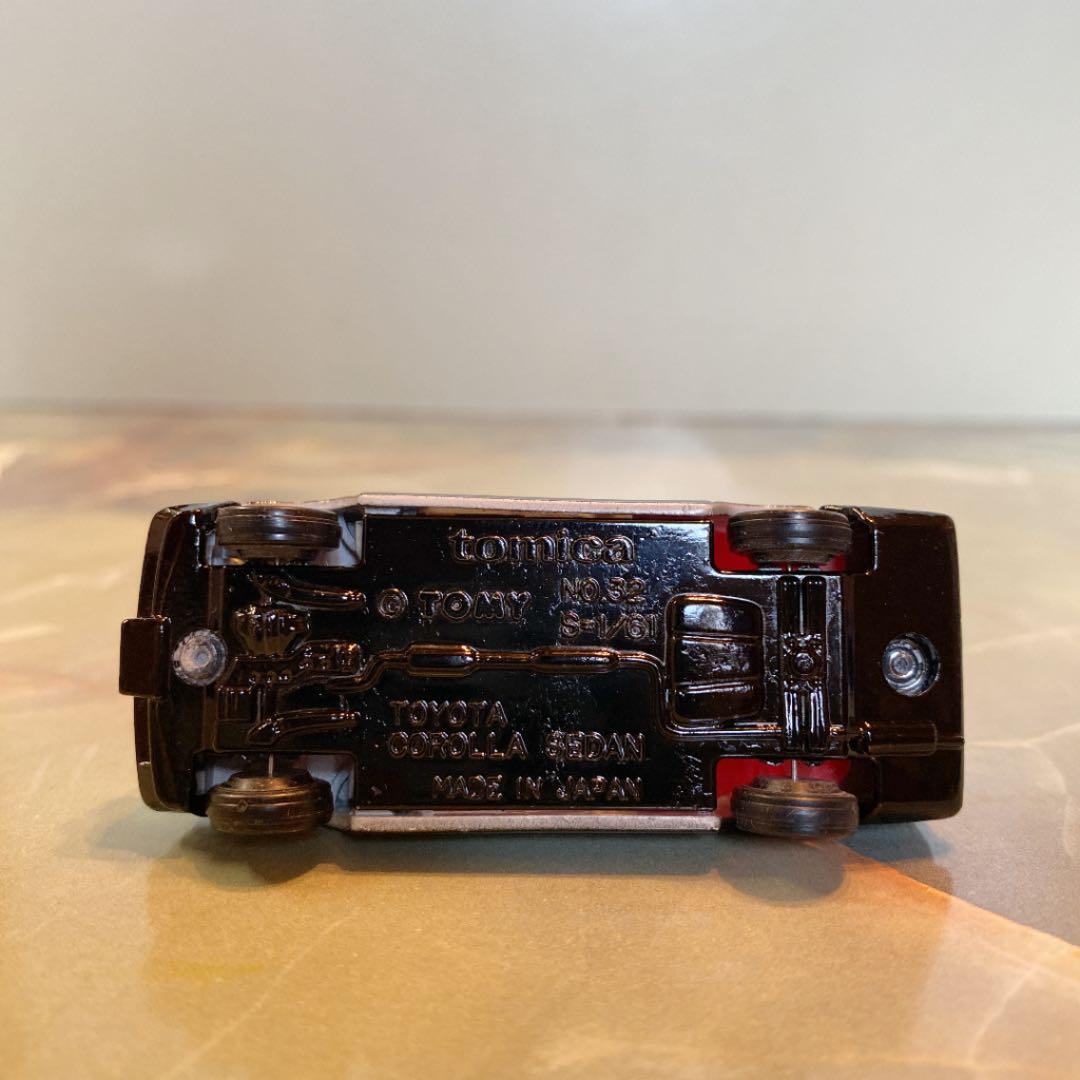 トミカNO.32 トヨタカローラ4ドアセダンパトロールカー(警視庁) 日本製