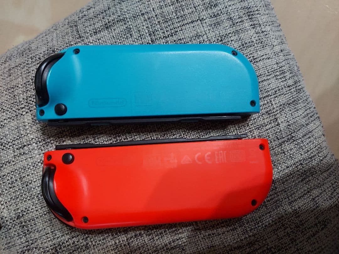 こうさん専用Nintendo Switch 本体 ネオンレッド・ネオンブルー