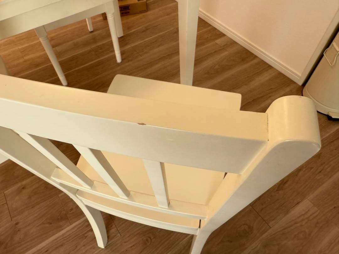 ローラアシュレイ ルビーホワイトダイニングテーブルセット 4脚付き