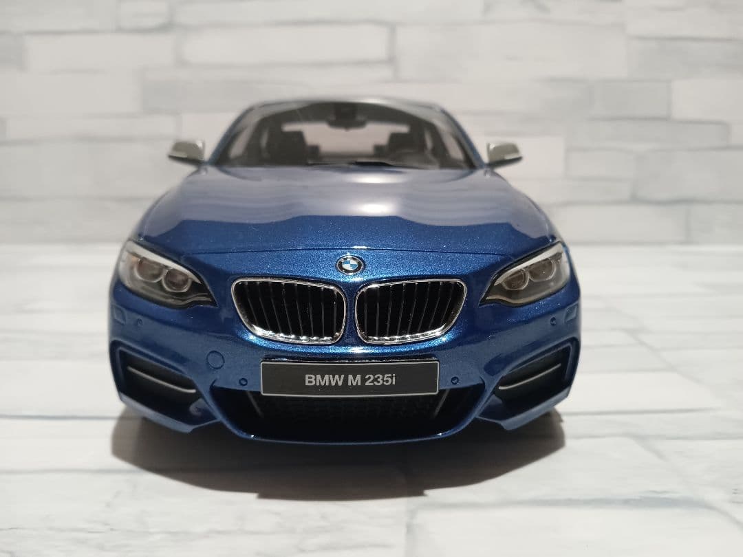 1/18 BMW 2シリーズ　クーペ　M235i F22　ミニカー　ブルー