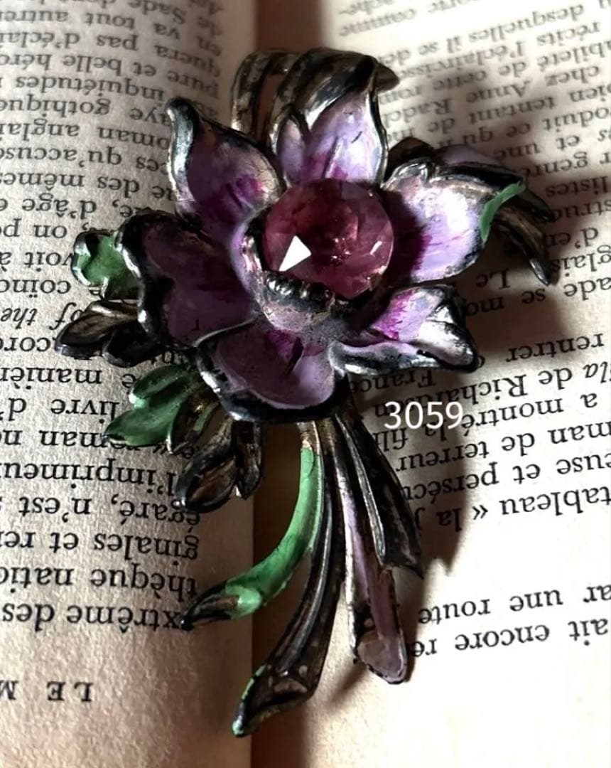 ☆専用☆3059ヴィンテージ☆エナメル/クレマチス/ブローチ他2点
