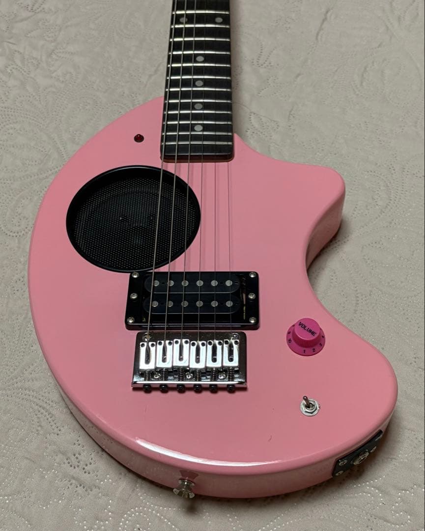 超美品 フェルナンデス ZO-3 エレキギター ピンク ソフトケース付き