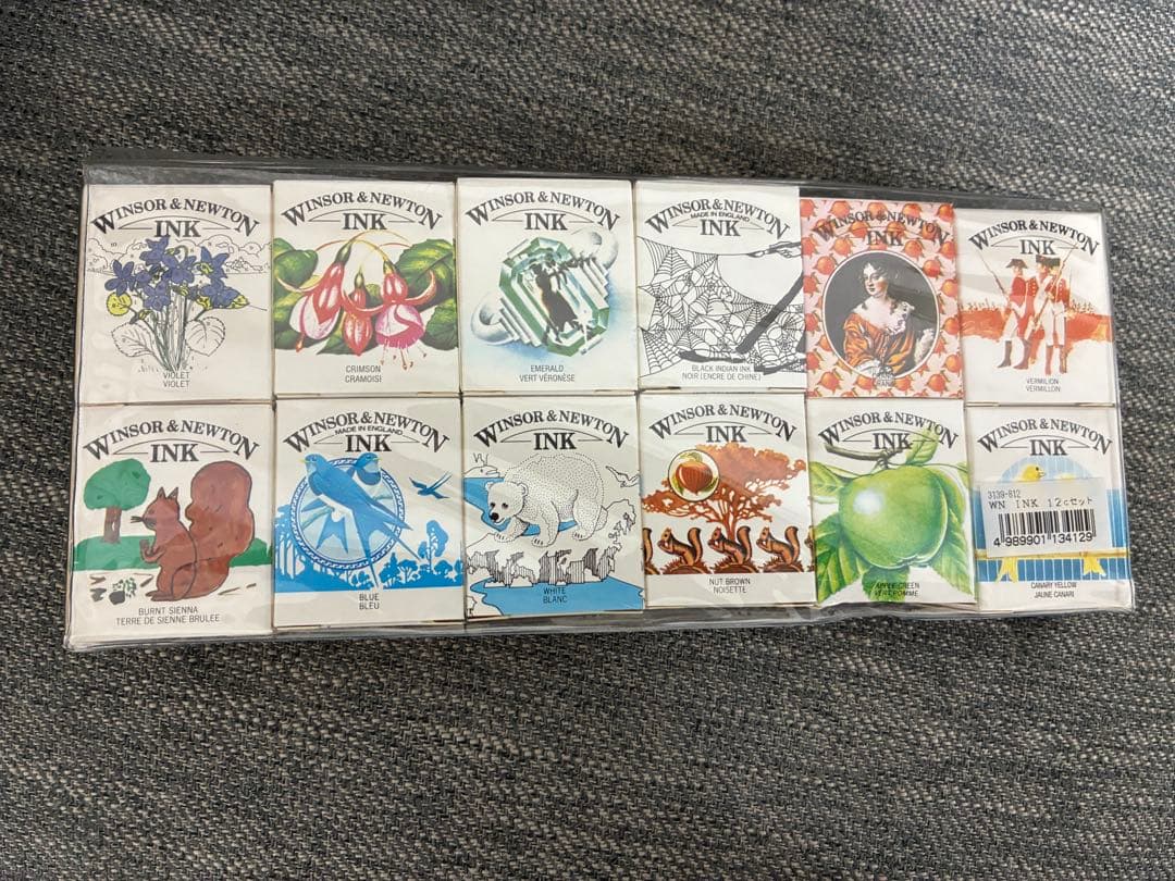 画材　パステル　インクなど