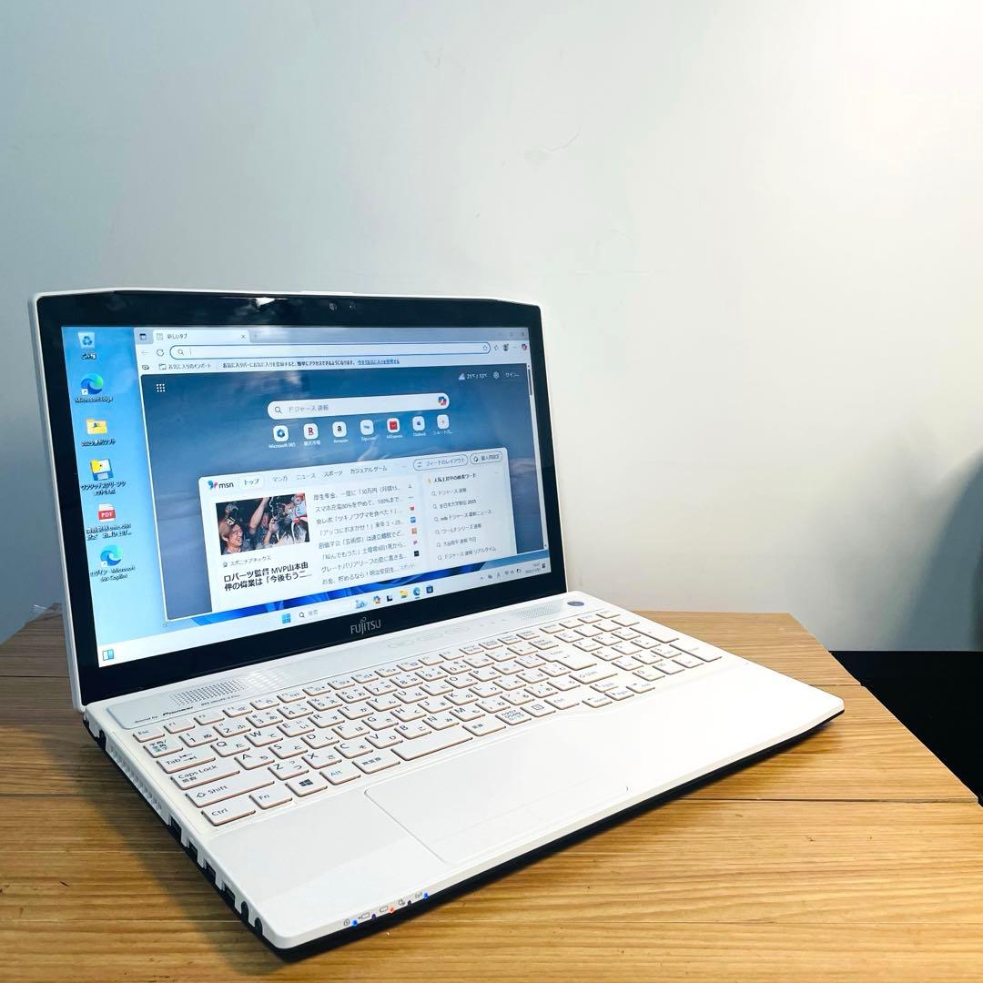 dynabook 16GB DVD搭載 テンキー15.6型ノートPC 651