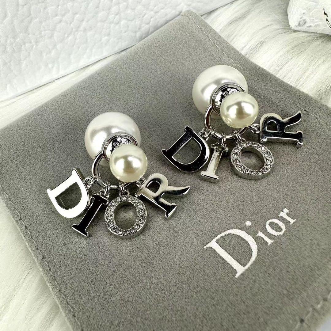 どこで 買える かレディース - 【Dior】ディオール Tribalesパール