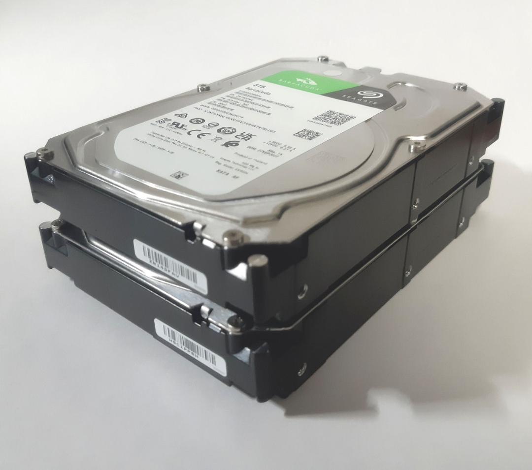 HDD 8TB 内蔵型ハードディスクドライブST8000DM004 注1ジャンク