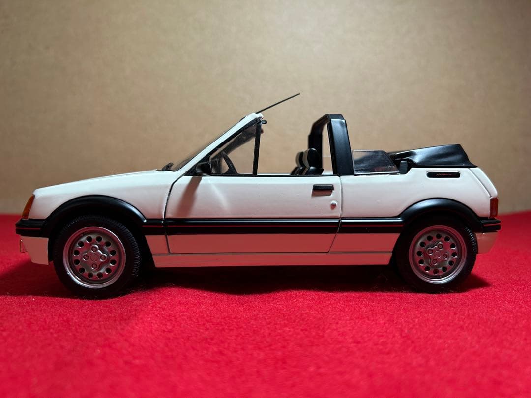 【超レア】　1/18 プジョー 205CTI