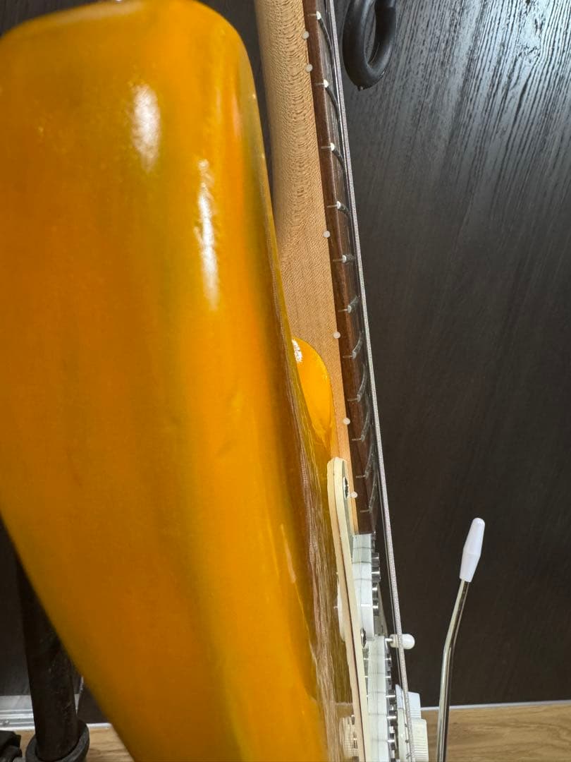 世界に1本！Squier ストラト 手仕上げバースト アルニコV搭載