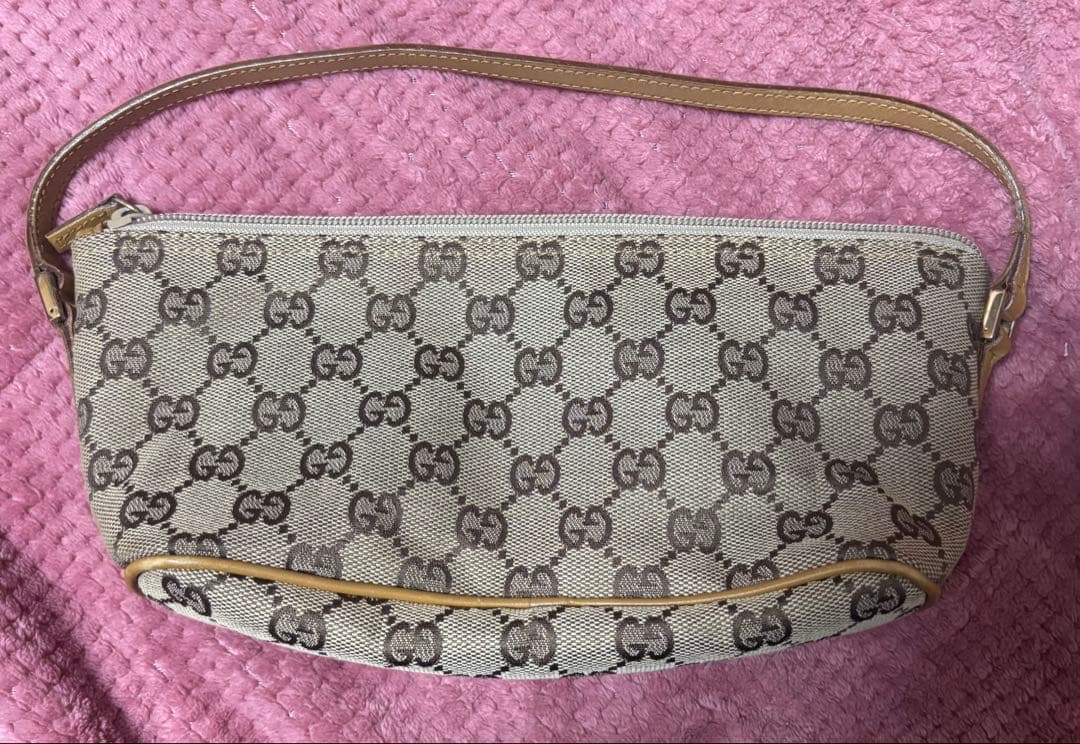 美品 GUCCIアクセサリーポーチ GG柄 キャンバス レザーハンドバッグ