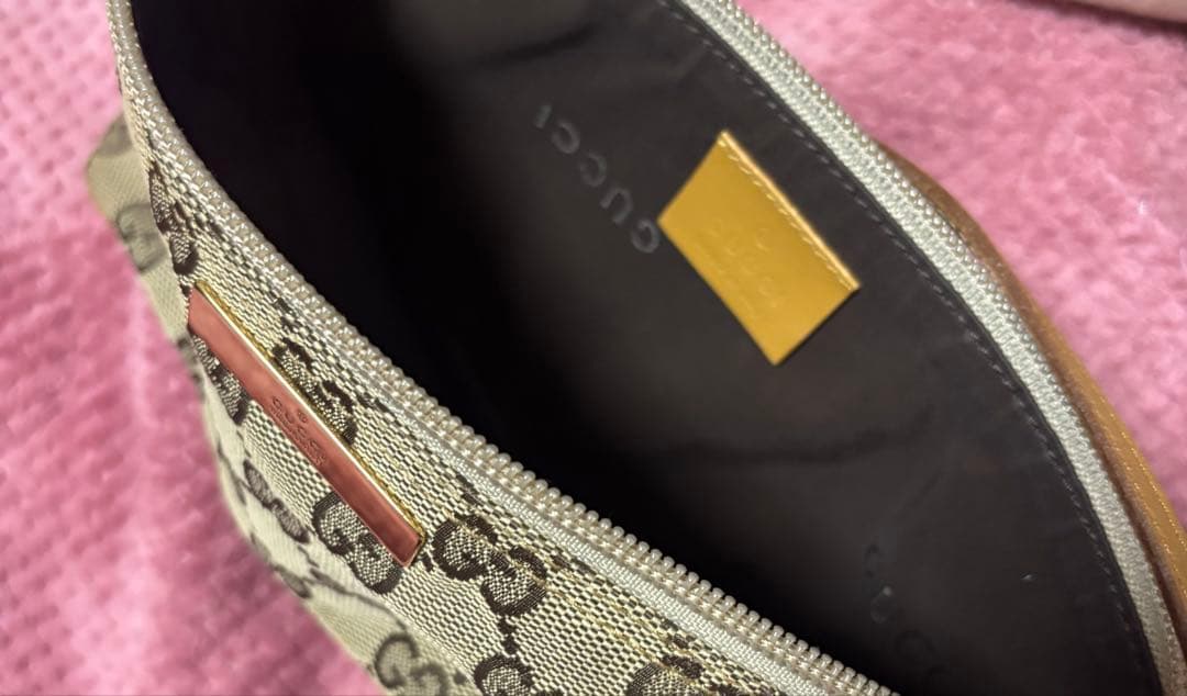 美品 GUCCIアクセサリーポーチ GG柄 キャンバス レザーハンドバッグ