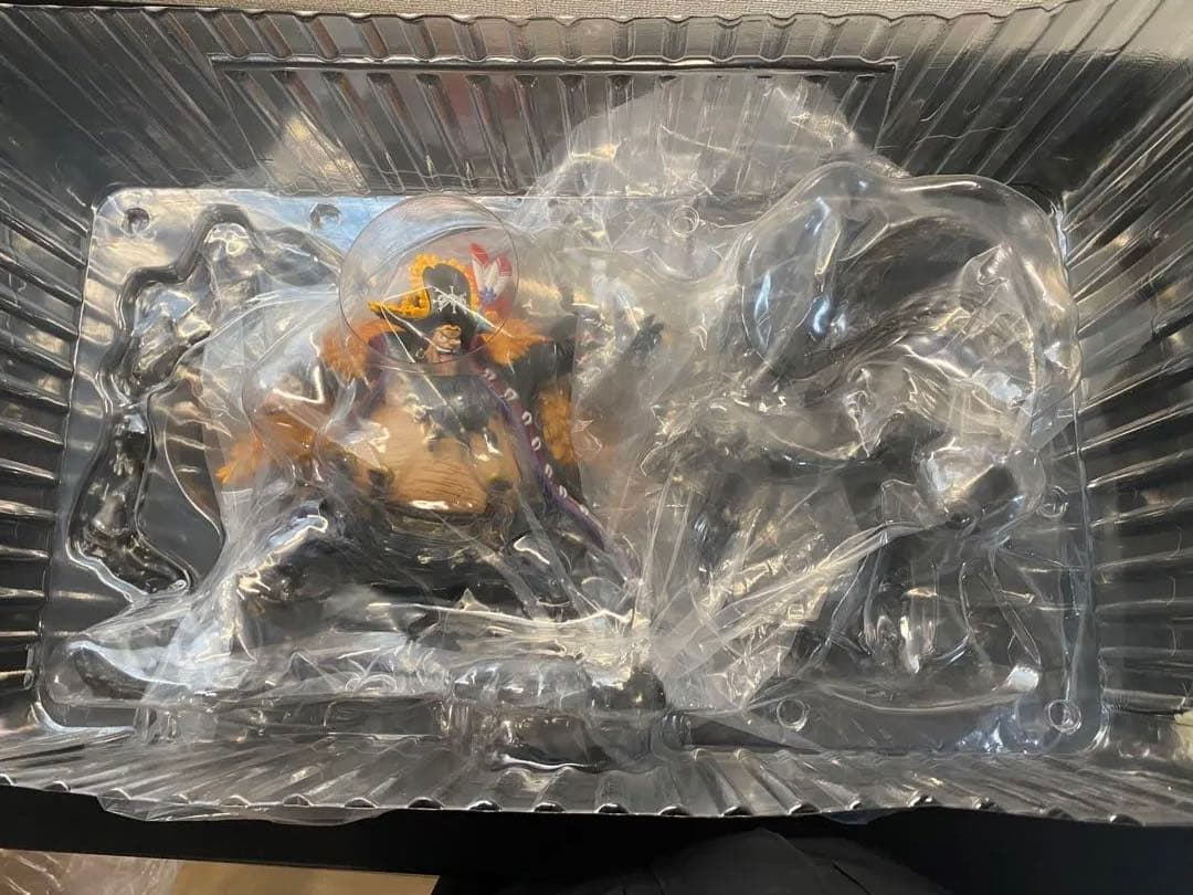 ワンピース　フィギュアーツ　黒ひげ　ティーチ　闇水　フィギュア