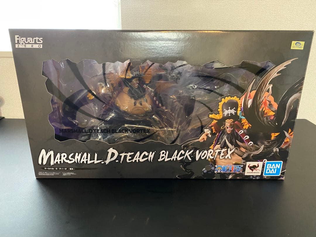 ワンピース　フィギュアーツ　黒ひげ　ティーチ　闇水　フィギュア