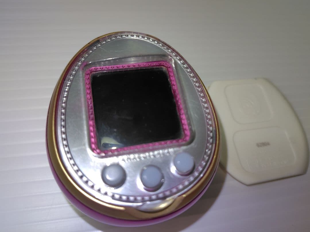 たまごっち　Tamagotchi 4u ピンク