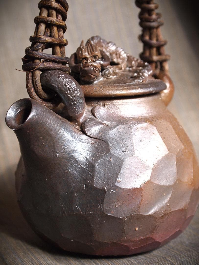 新品☆竹内靖之【師：山本陶秀】備前龍摘み籐手付き面取り