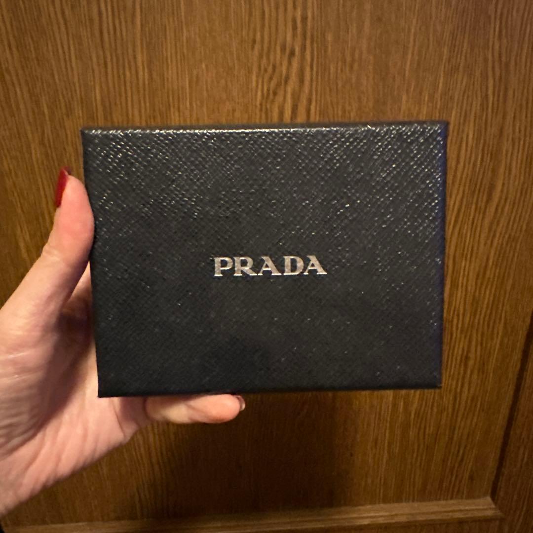 PRADA サフィアーノ　財布