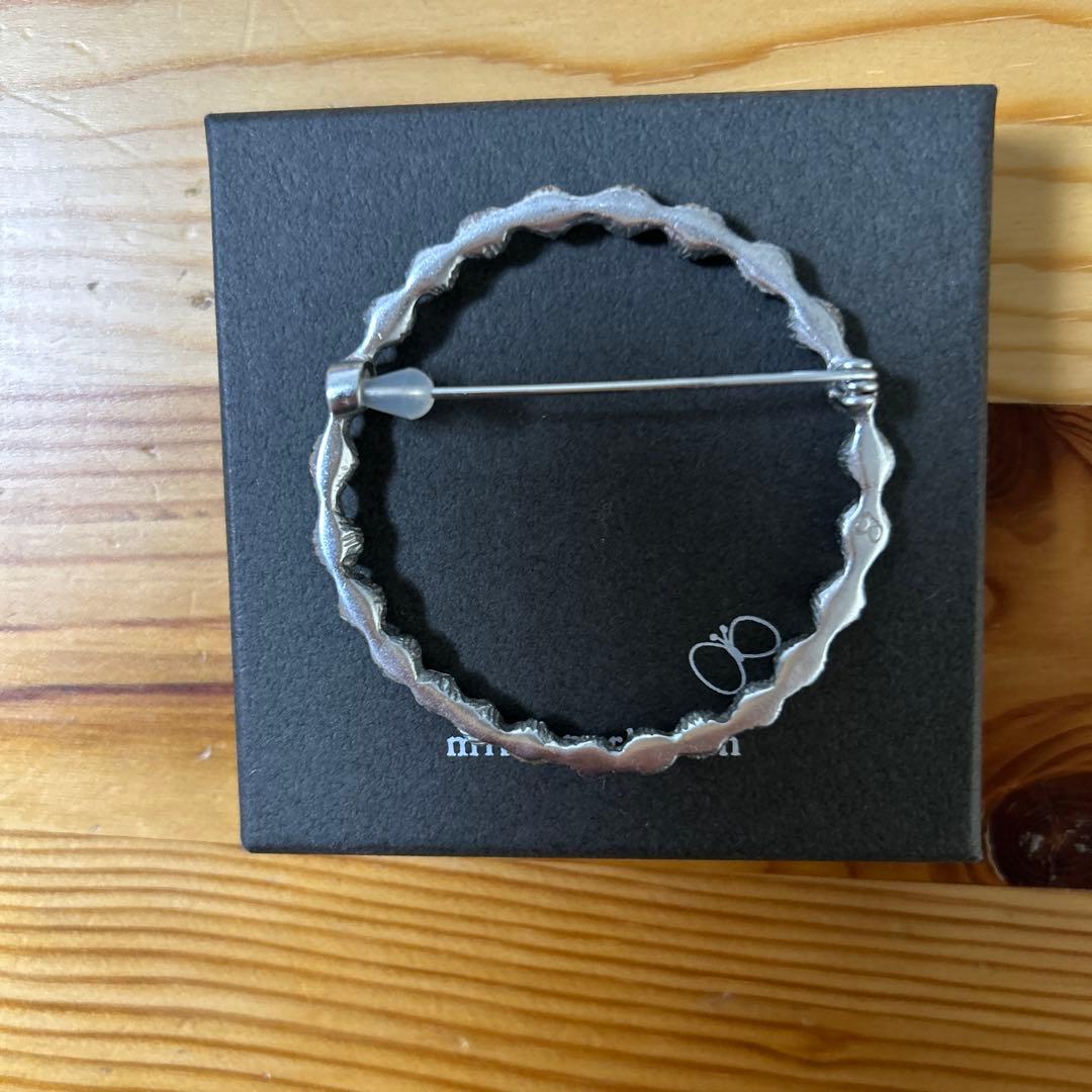 正規品 ミナペルホネンtambourine 真鍮ブローチ silver - メルカリ