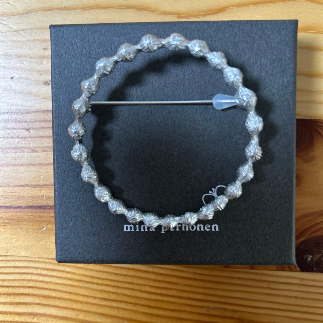 正規品 ミナペルホネンtambourine 真鍮ブローチ silver - メルカリ