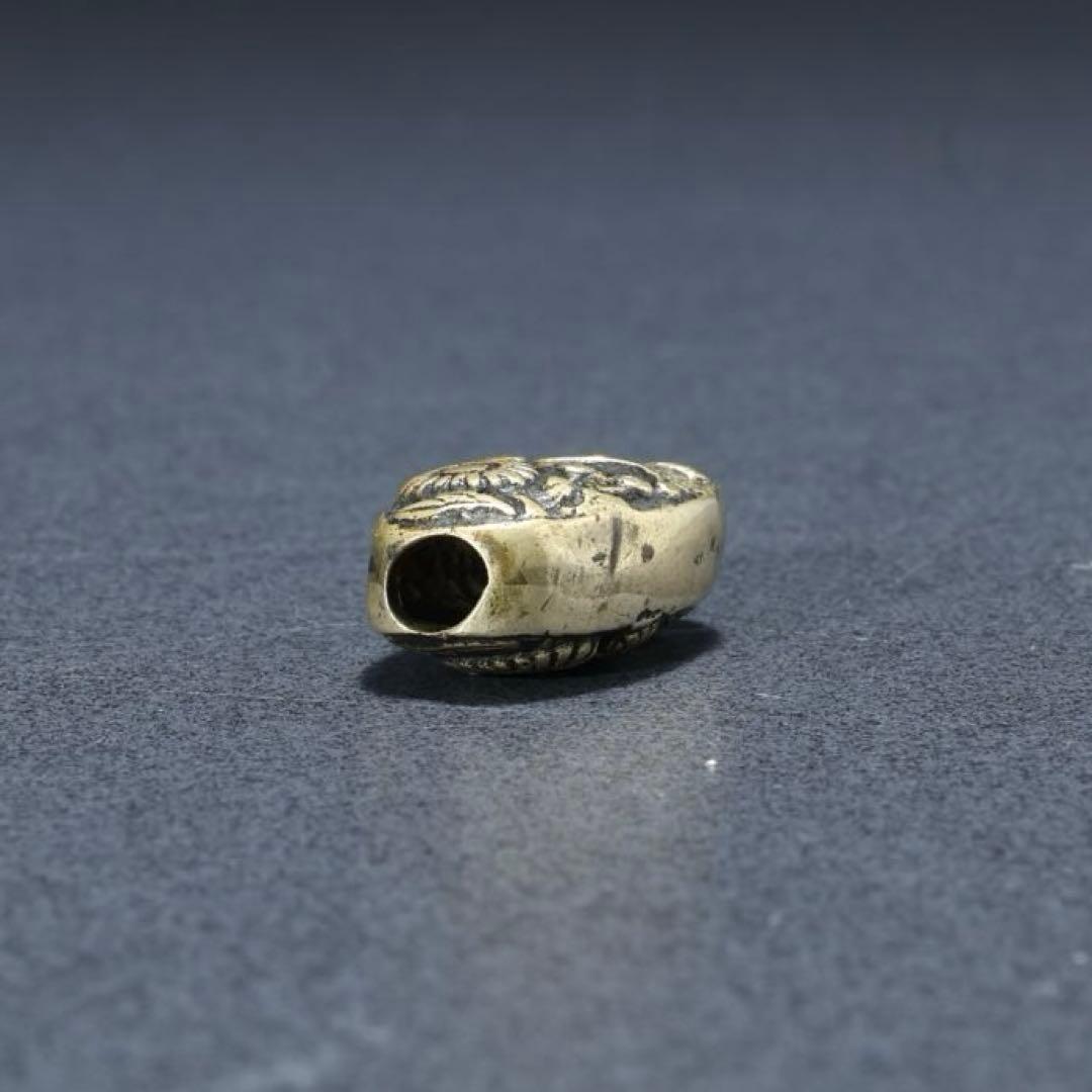 緒締め玉 菊透かし 提げもの 金属 R1647