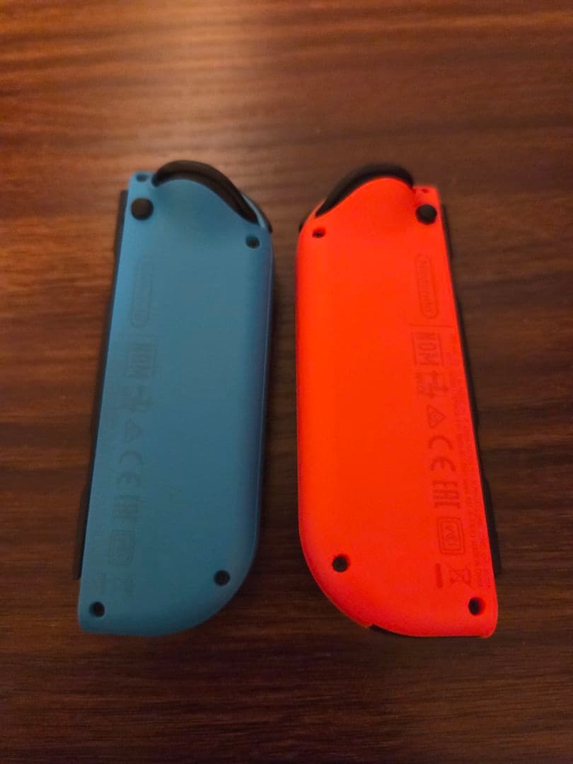 Nintendo Switch 本体 青とオレンジのジョイコン付き