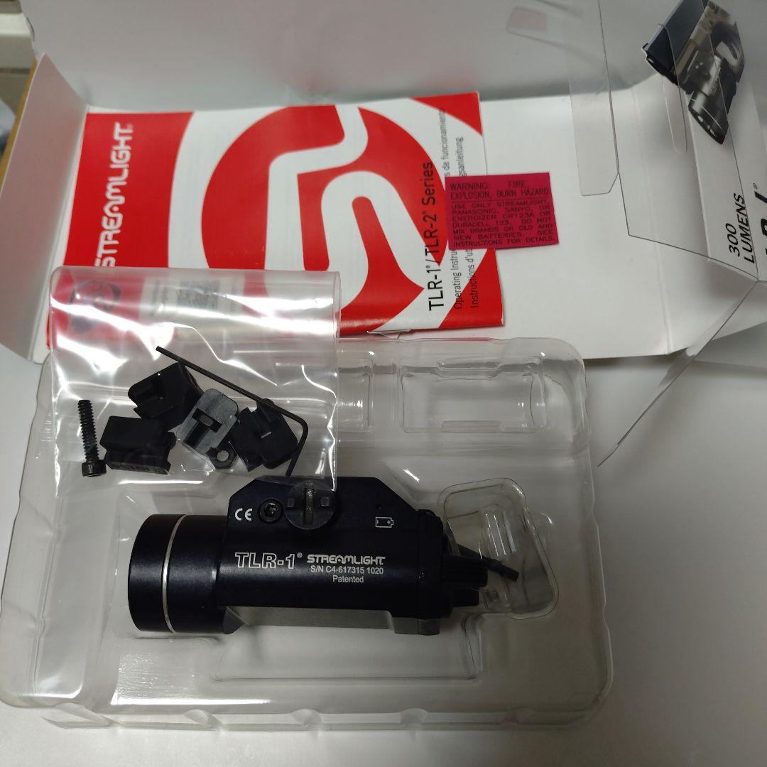 z2　TLR-1 ストリームライト実物　タクティカルライト 300ルーメン