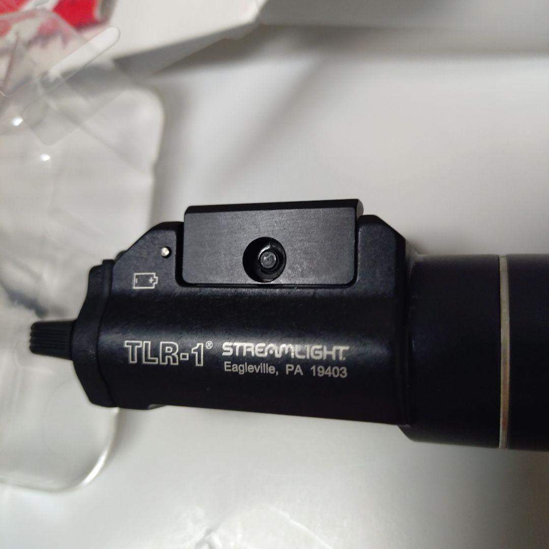 z2　TLR-1 ストリームライト実物　タクティカルライト 300ルーメン