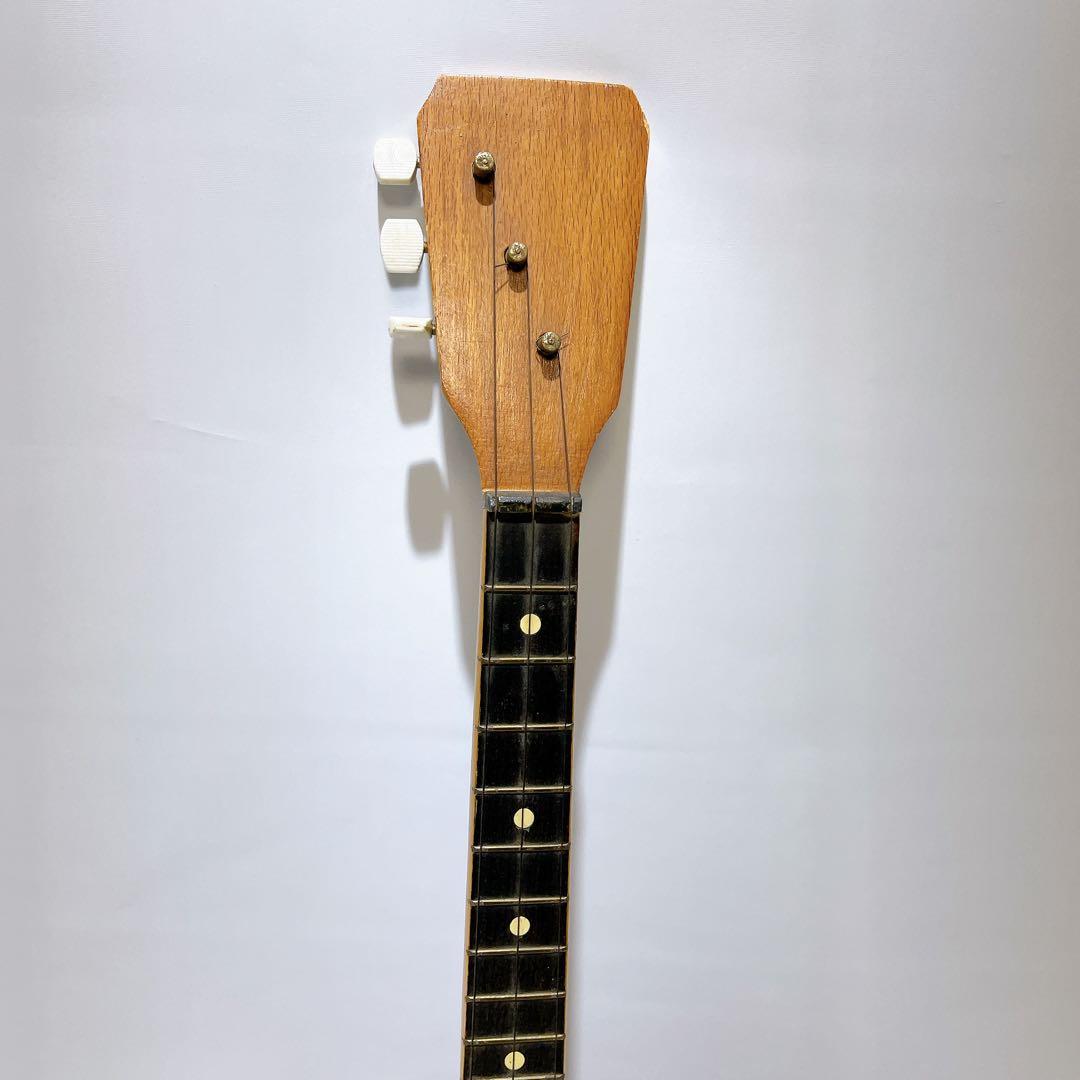 ロシア民族楽器 バラライカ 3弦 BARARAIKA